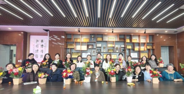 “法学”漾芳华，致敬“她”力量
</br>——法学院工会举办“三八”妇女节主题活动
 