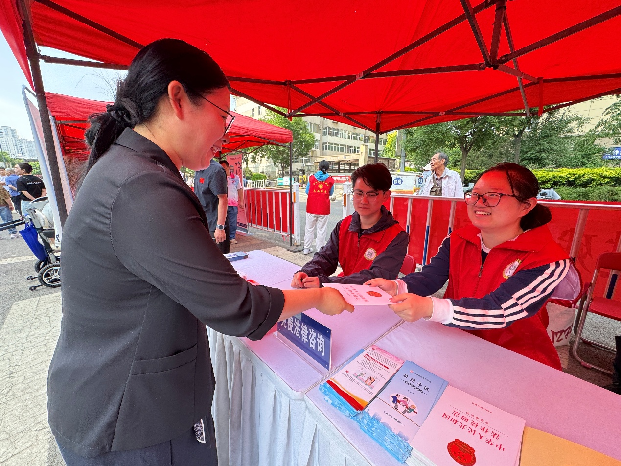 山西大学法律援助志愿者参加“民法典宣传月——法援惠民生 助残暖人心”专项法律援助服务活动